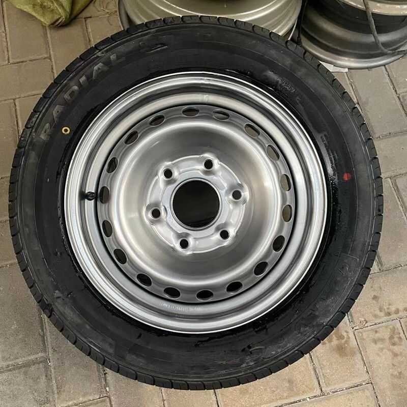 Wuling Lingshi Warehouse Tire Assembly Iron Rim Wheel Hub Steel Rim ...