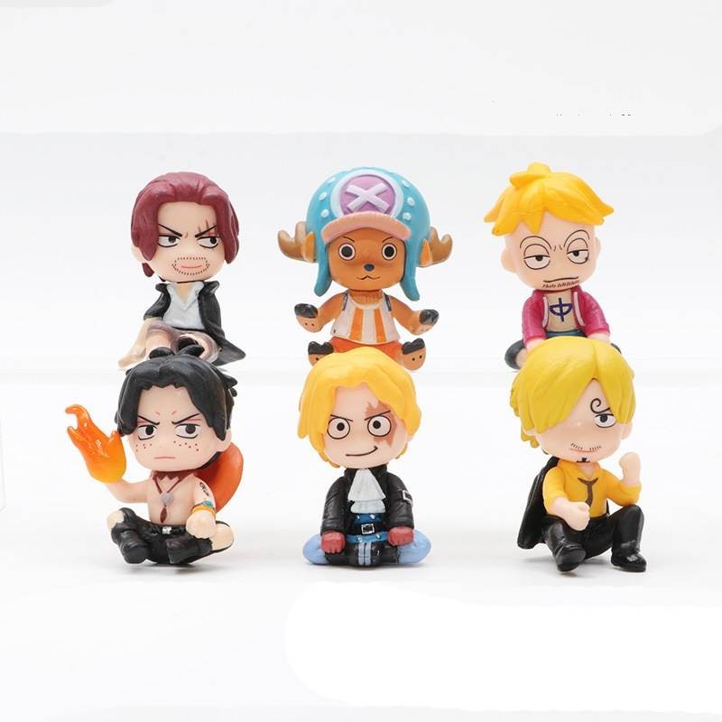 Small Cartoonish Pirate Figurines Luffy Roronoa Zoro Nami Robin Plastic ...