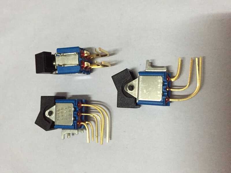 French APEM rocker boat type toggle switch na may gintong bending foot ...