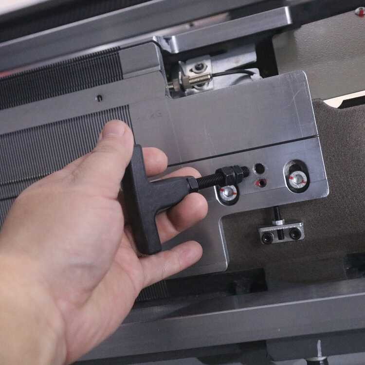 Desktop computer T-shaped disassembly and assembly needle board handle ...