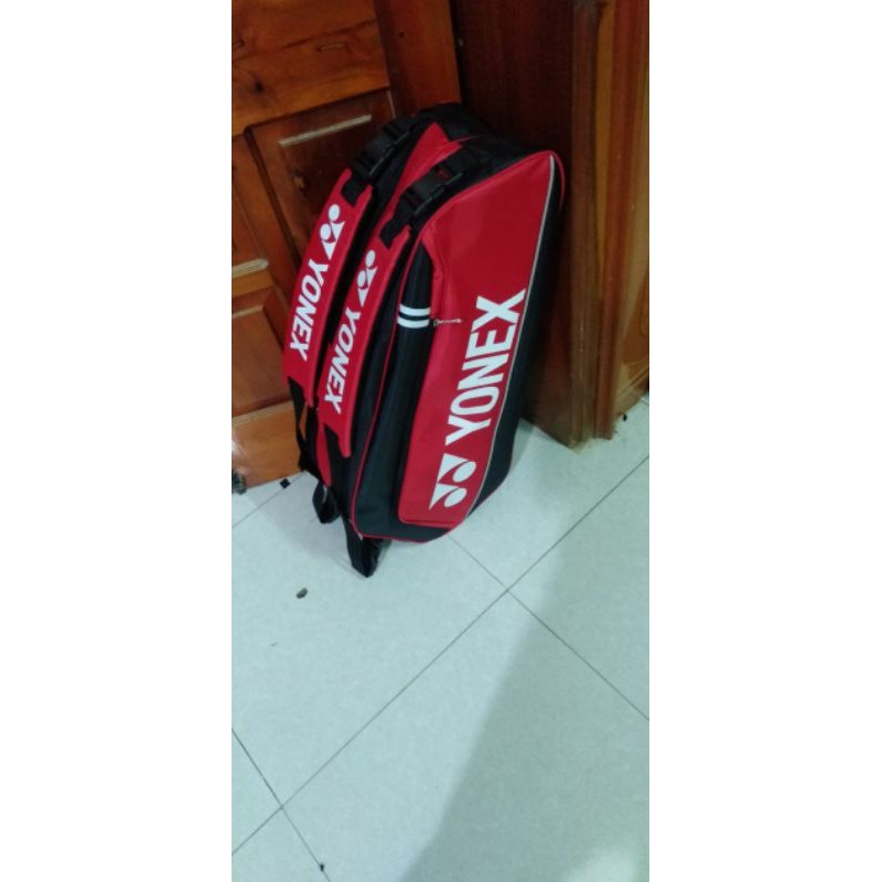 Badminton racket bag includes 4 compartments (with separate shoe ...