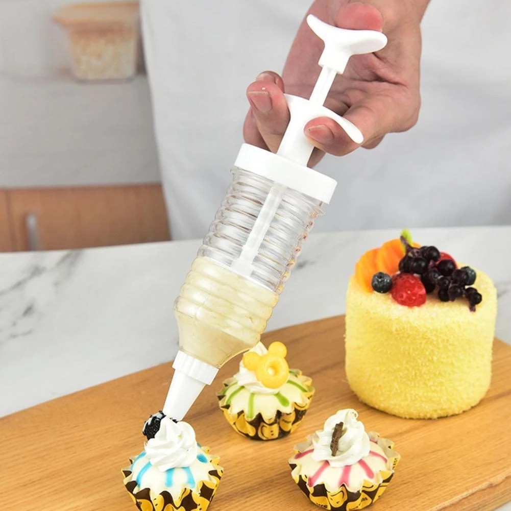 New 8 Pipe Nozzles with Syringe Plastic Cream Baking Nozzle Dispenser