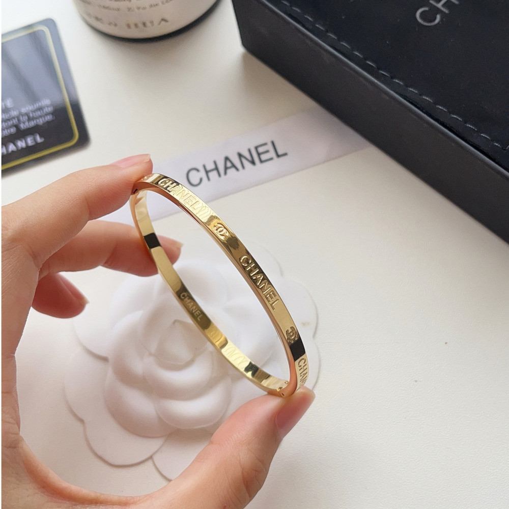 2024 Fashion Titanium Steel Bracelet, Engraved Luxury Brand Classic