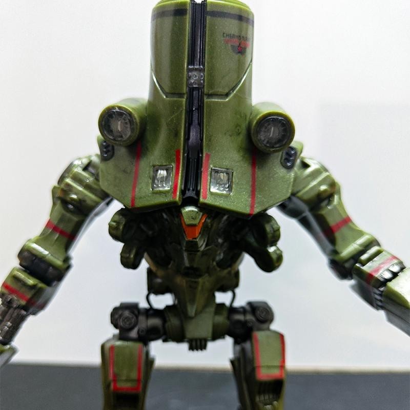 Luxurious Luminous Russian Mecha Cherno Alpha NECA Pacific Rim Cherno ...