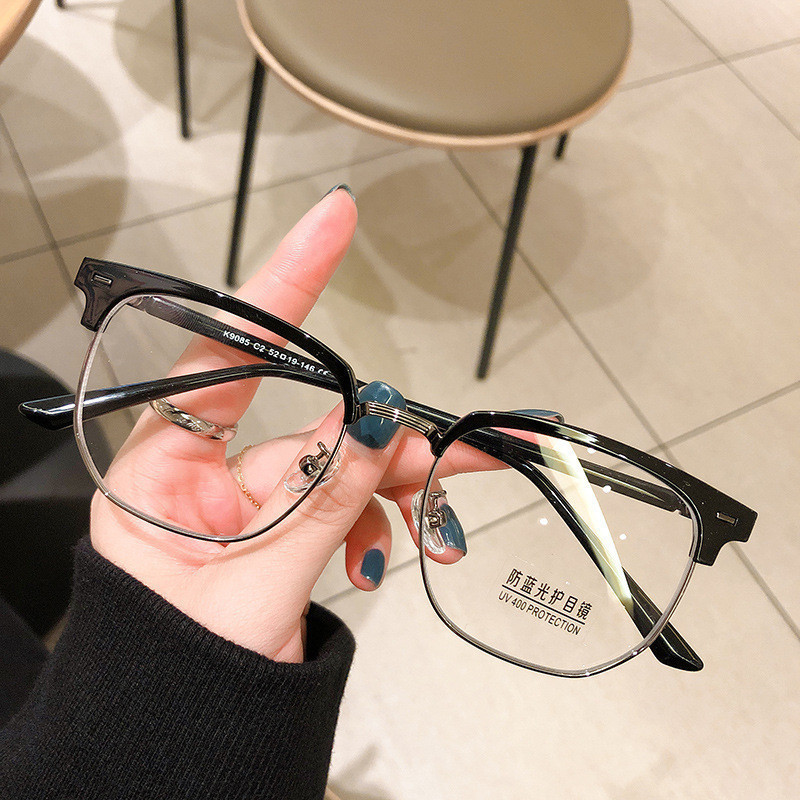 Metal Myopia Glasses Frame Available for Women with Round Face Glasses ...