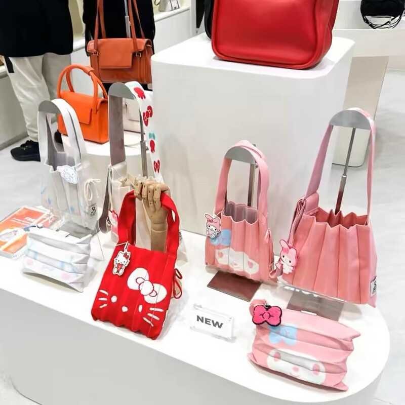 Be Korean Niche 24 Bagong Super Cute Hello Kitty Cartoon Collaboration ...