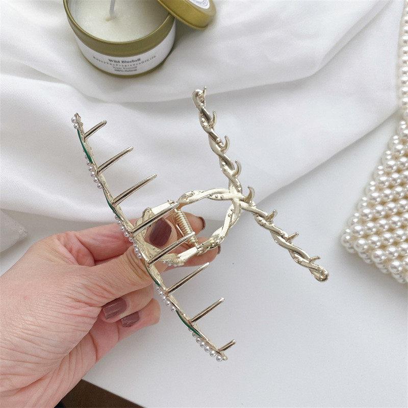 Womens Alloy Trendy Hair Clip With Simple Handcrafted Design And