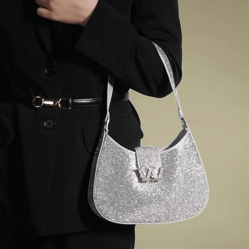 Fashionable Guangzhou Lion Hill Spring 2024 New King Underarm Wholesale