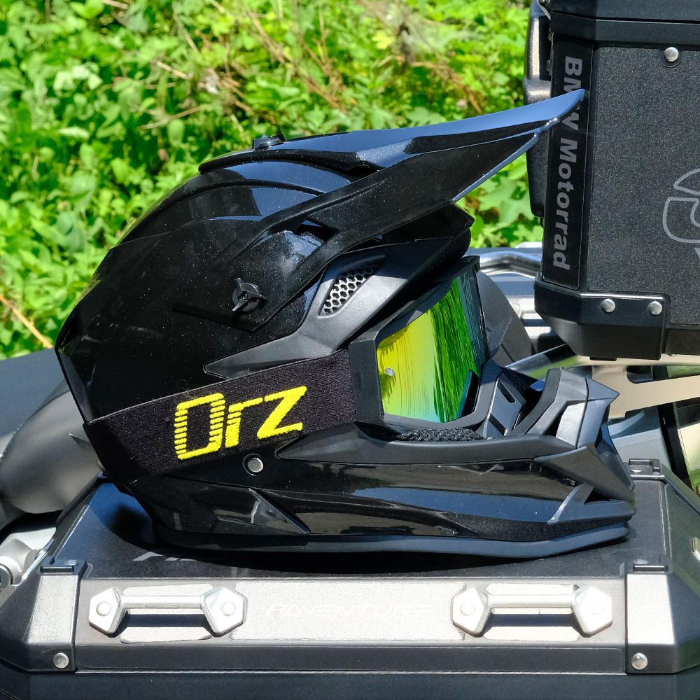 OffRoad 22 Light Motorcycle Downhill Racing Helmet Unisex Professional