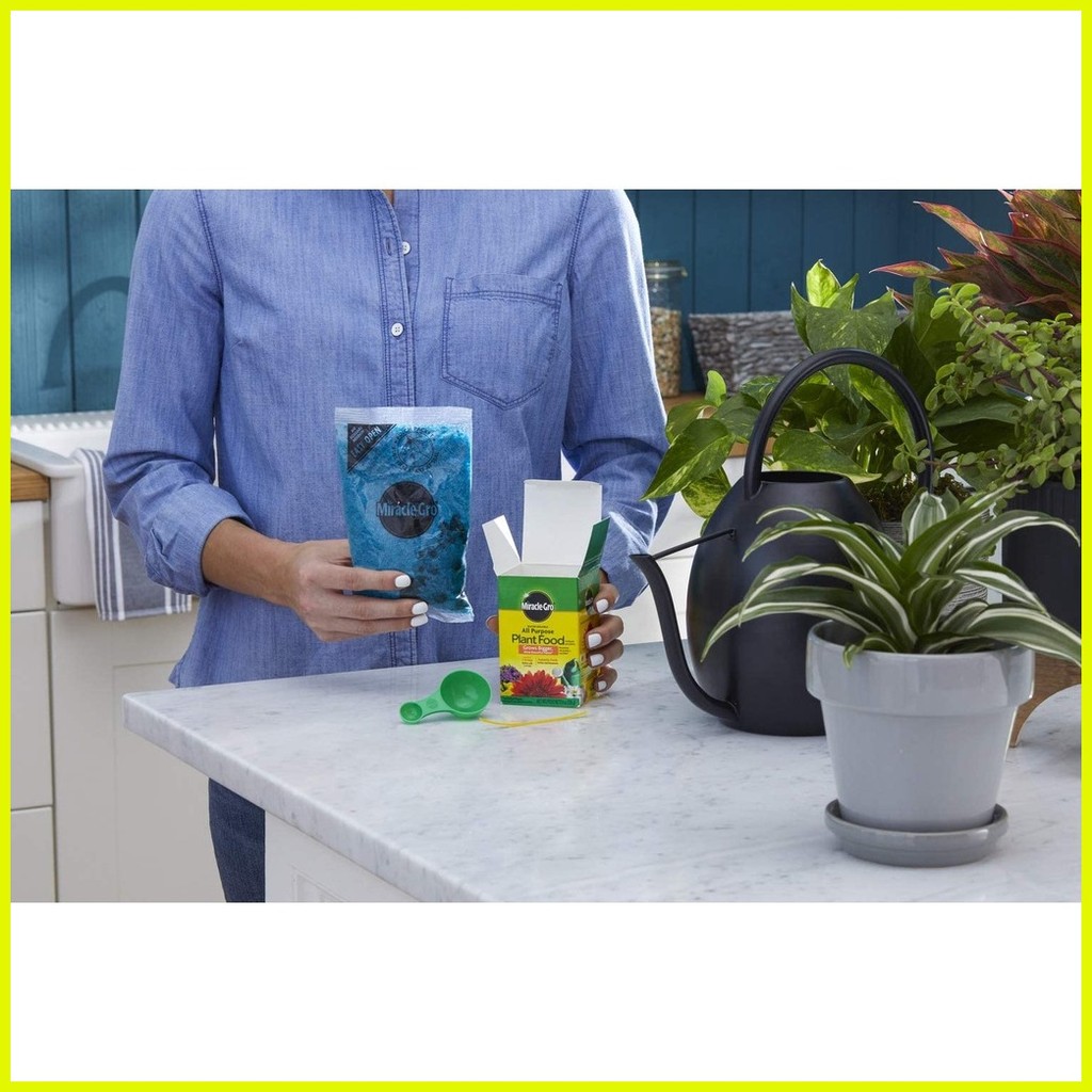 MiracleGro All Purpose Plant Food, Grows Bigger 8 oz (Plant Fertilizer
