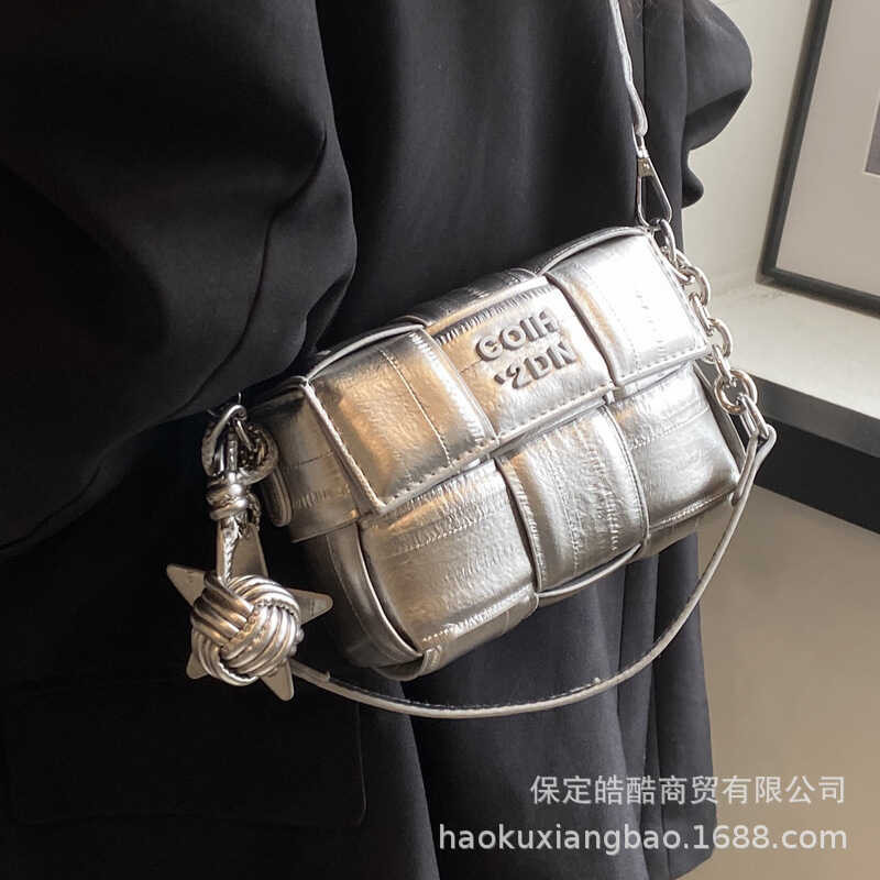 D1 Knitted Ladies' 2024 New Trendy Crossbody Bag, Niche, Versatile