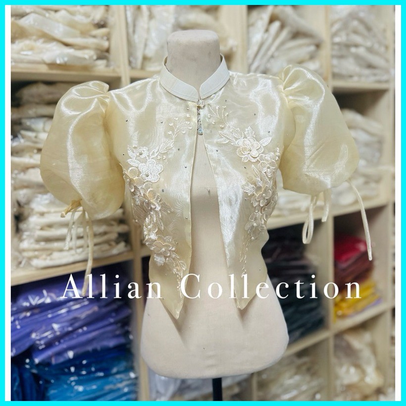 BUTTONS PATCHING LACE SLEEVE TOP