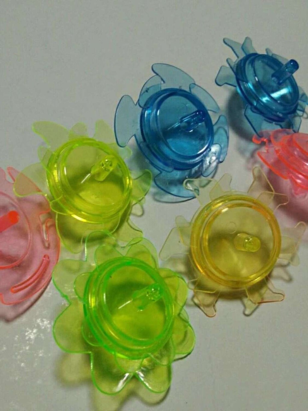 New 80s nostalgic children's toys Plastic small Ground Twist flywheel ...