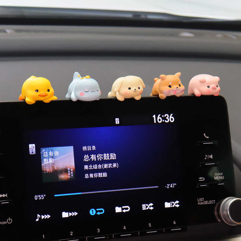 Compter screen monitor, lying down pig figrine, car office desktop, cte ...