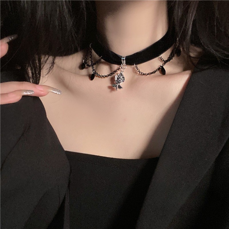 Carmilla - The Nevermore Gothic Choker Leather Body Chain Collar main image 1