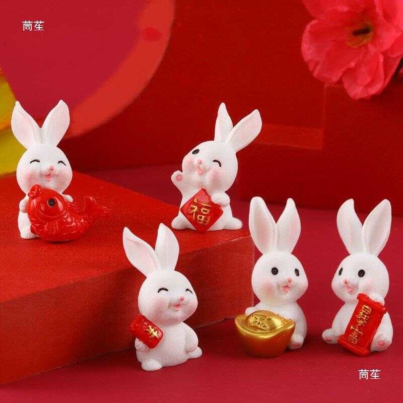 Micro landscape ornaments, cute New Year greetings, white rabbits ...