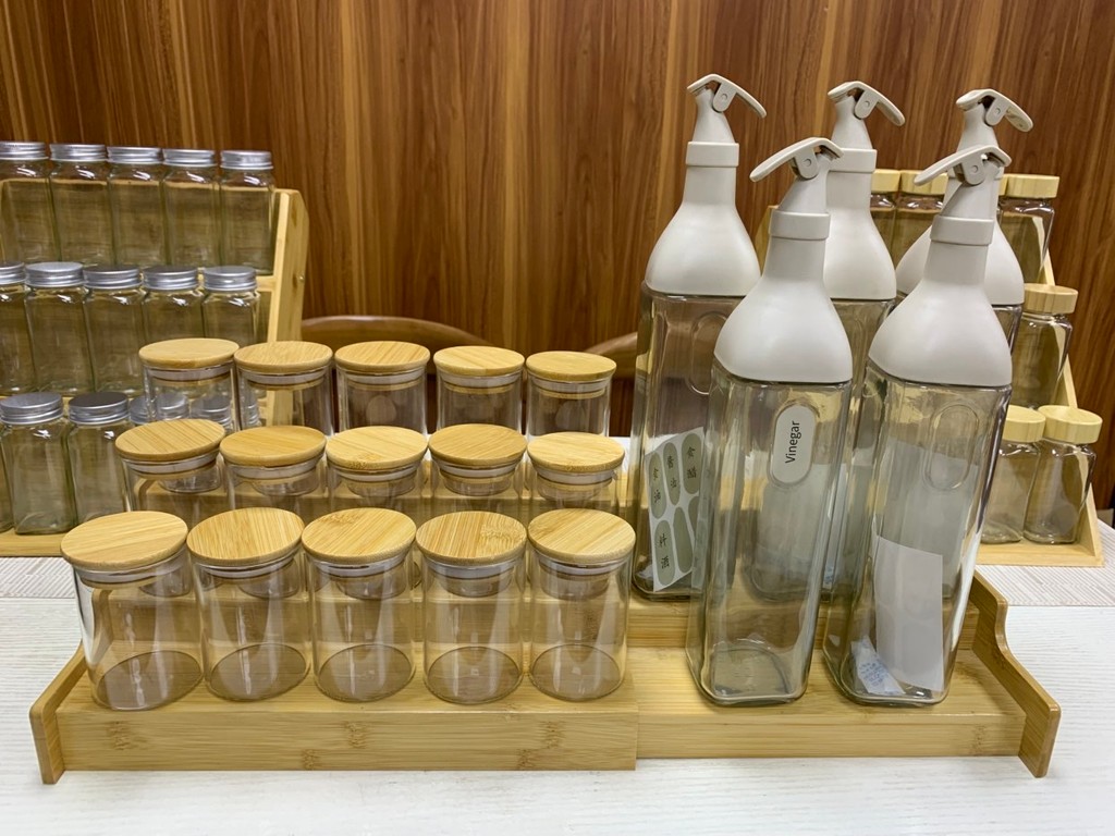 VSH 3-Tier Bamboo Storage Rack Shelves with Spices Glass Jars Set ...