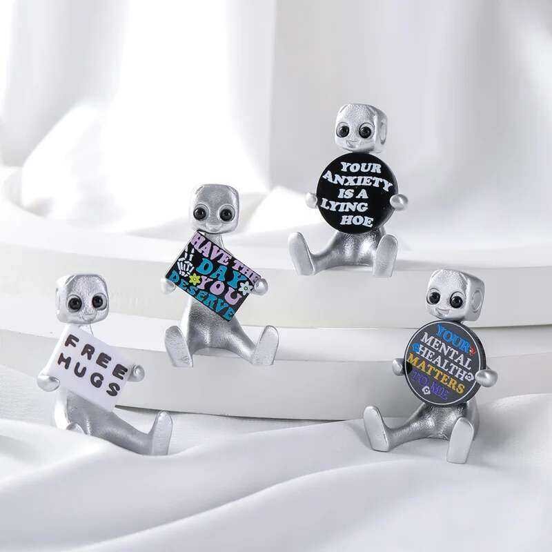 Statua Robot Kawaii Motivazionale – “Your Anxiety Is A Lying H*e” – Figurina In Resina