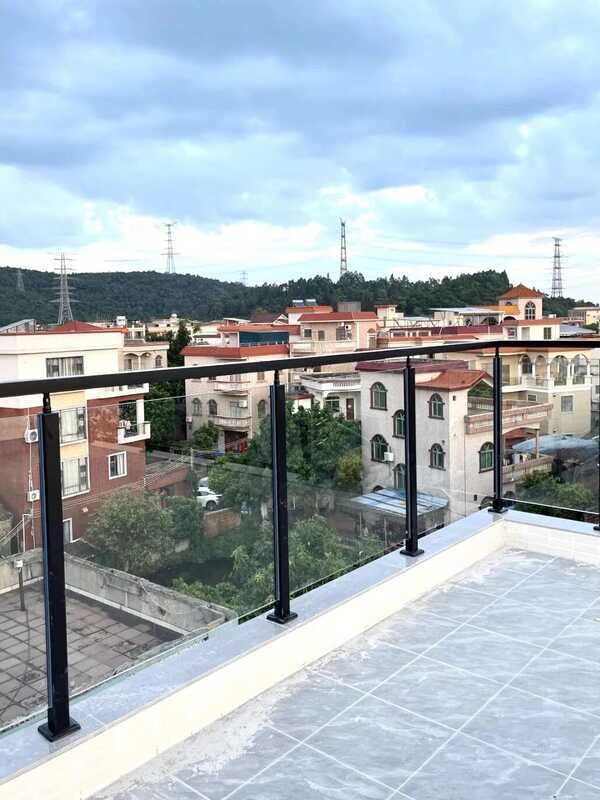 Handrails, railings, fences, card slots, columns, minimalist balcony ...