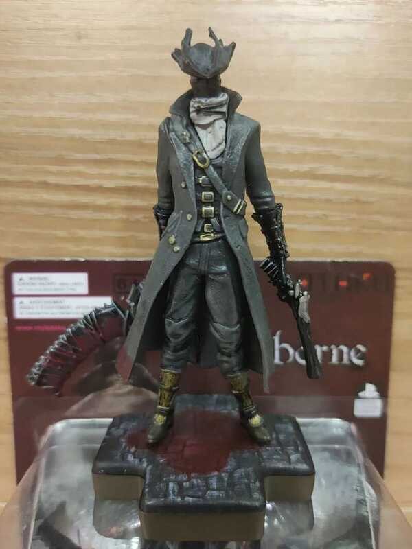 Bloodborne Hunter Statue Figure 30cm – Detailed PVC Action