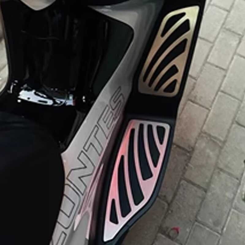 Soporte De Navegación Para Motocicleta ZONTES ZT350E, Compatible Con El Modelo 350E. Fijación Al Manillar Sin Obstruir La Vista, Ajuste Multiángulo. Material ABS, Resistente A La Intemperie.