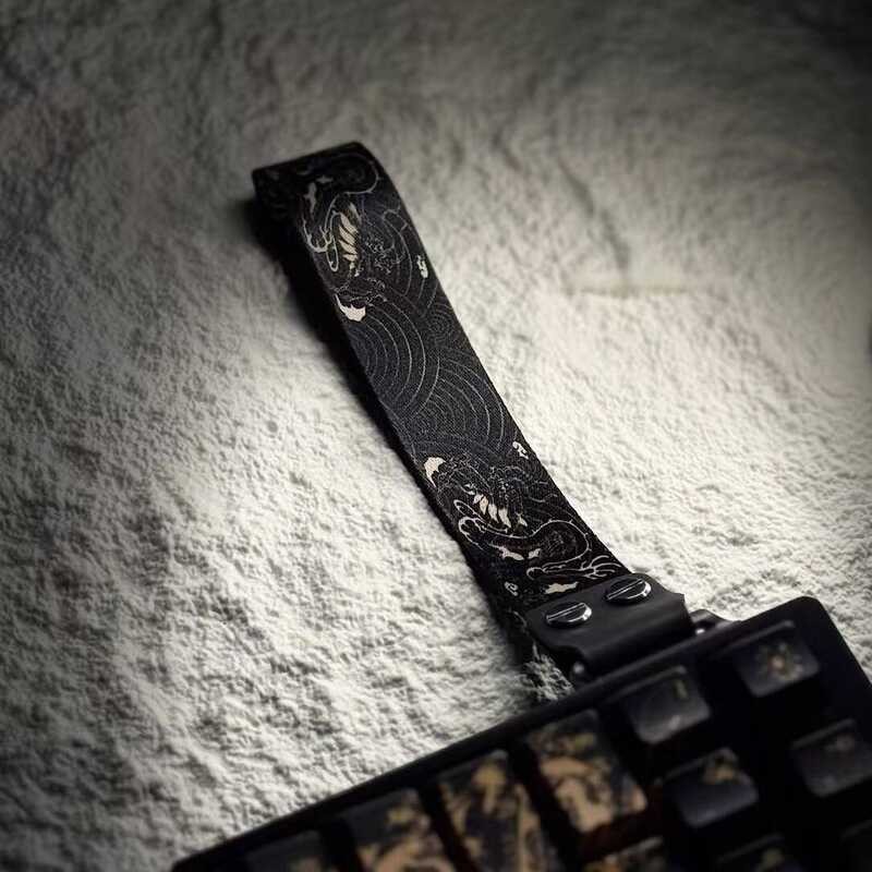 R7 Peripheral Black Gold Dragon Pattern Keyboard Ribbon Wooting ...