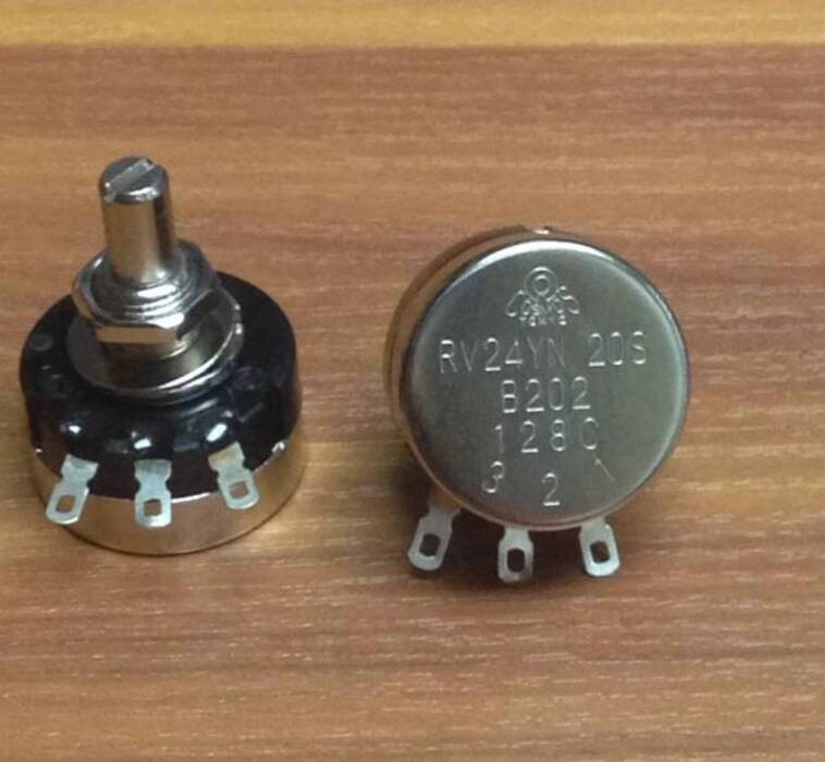 Produktbild von RVQ24YN03 Einfach-Potentiometer 5K Ohm – Kohleschicht, 1U, Für Arcade & Rennsimulatoren