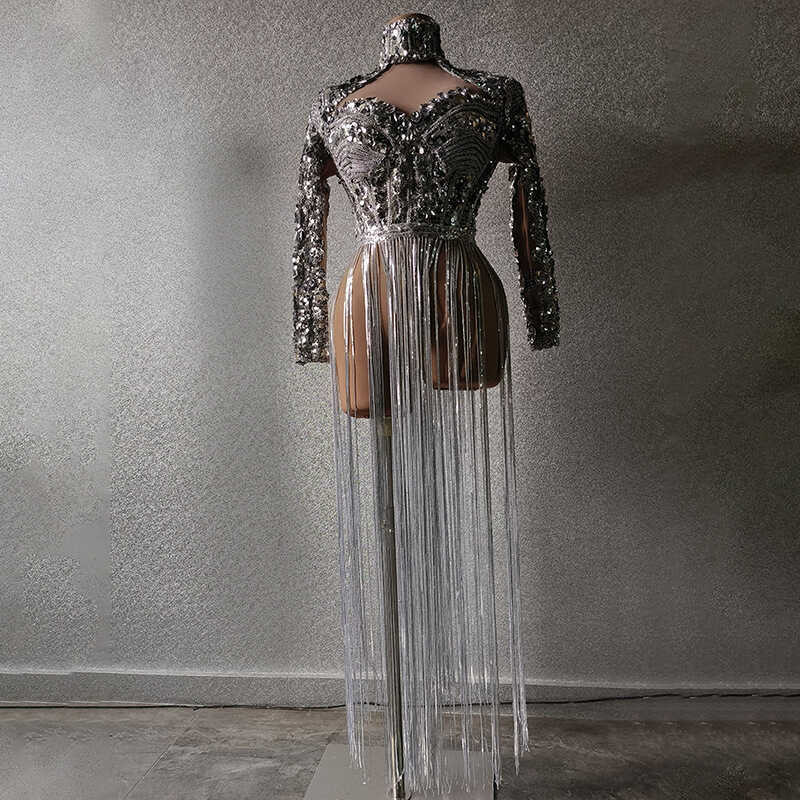 Mid-sleeve Dress For The Grand Annual Meeting Of The Hostess