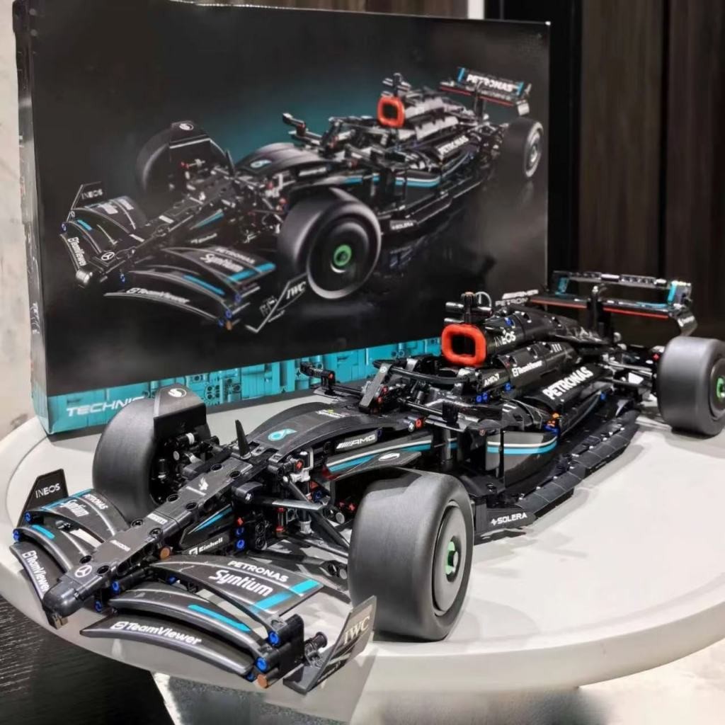 Building blocks Benz Mercedes-AMG F1 1642+pcs Building Blocks Racing ...