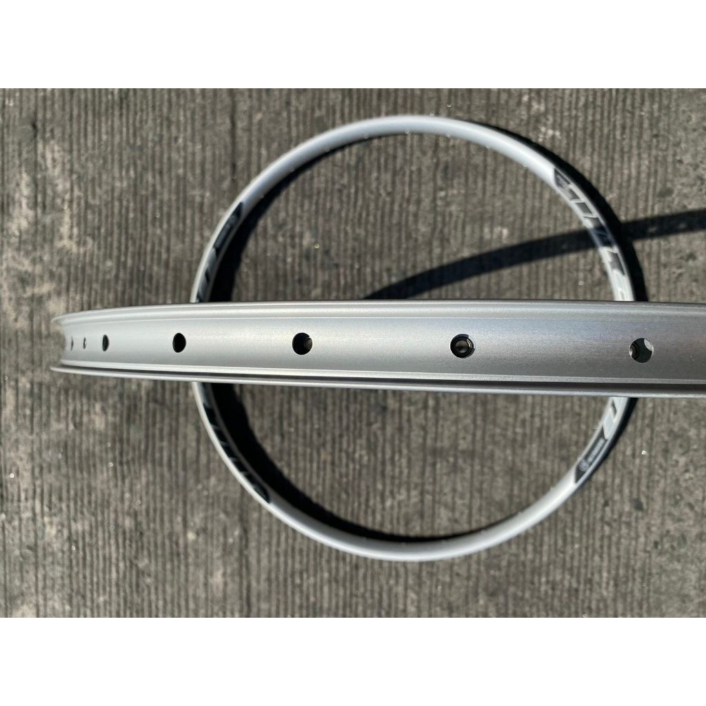 WEINMANN MOUNTAINBIKE RIMS U32 TL 27.5 & 29 (SILVER&BLACK) | Shopee ...