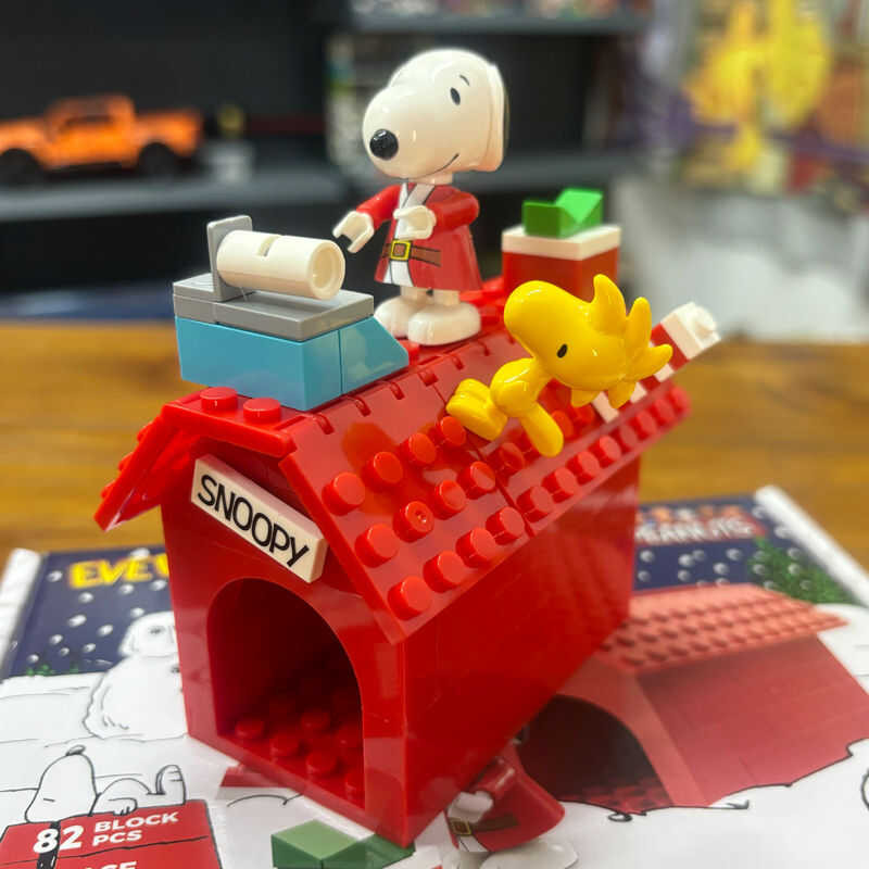 Snoopy Classic Red House Dog Kennel Building Blocks Assembly ...