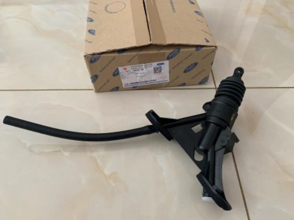 compatible-with-ford-new-generation-transit-clutch-master-cylinder