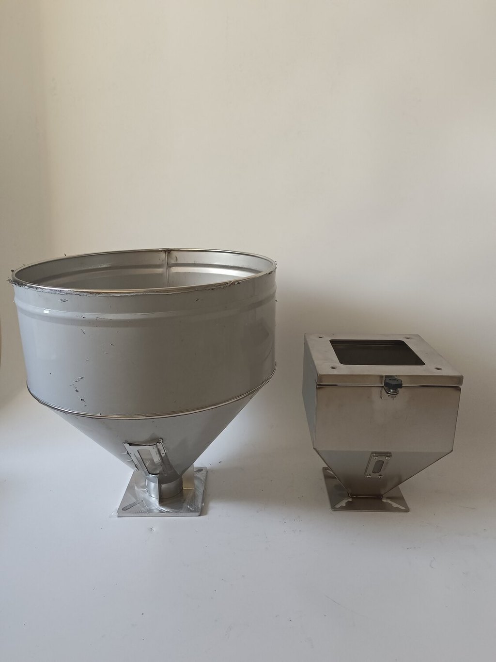 Injection Molding Machine Hopper Lower Hopper 25KG 50KG Extruder Funnel ...