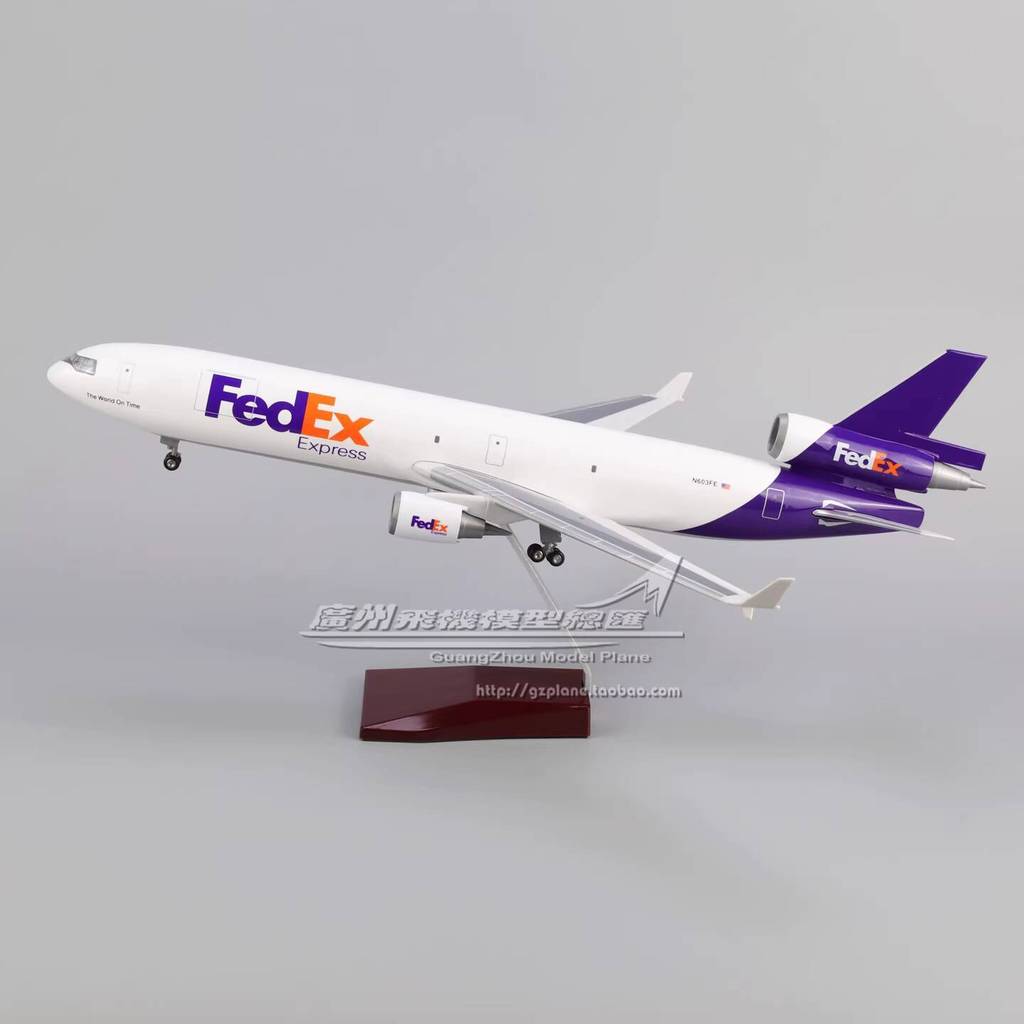 COD FedEx McDonnell Douglas MD11 cargo plane landing gear plastic ...