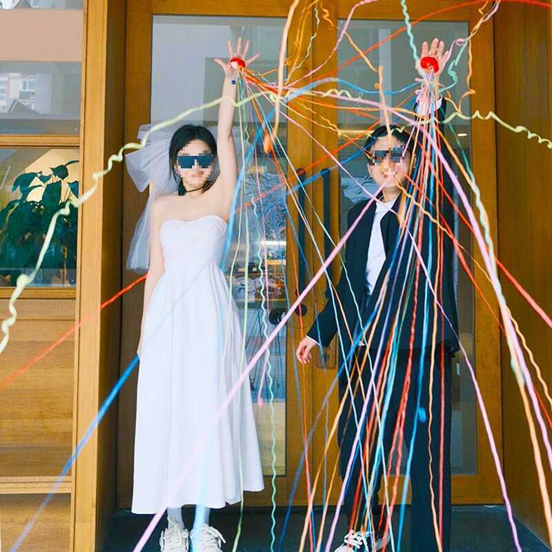 Hand Throwing Color Tie Tie Certificate Wedding Celebration Pick-up ...