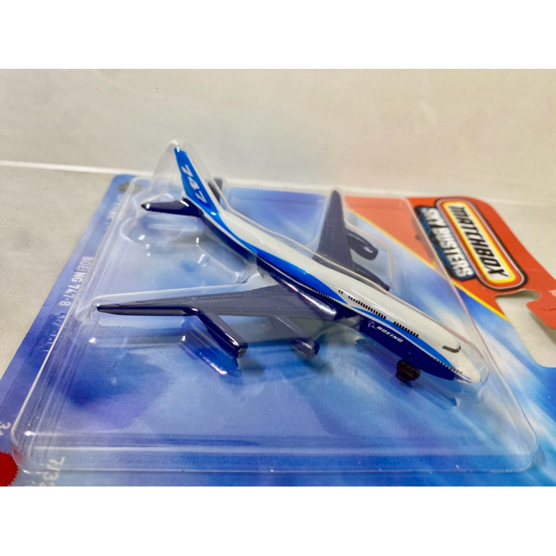 Matchbox BOEING 747 8 AIRLINER Blue White Transporter Sky Busters ...