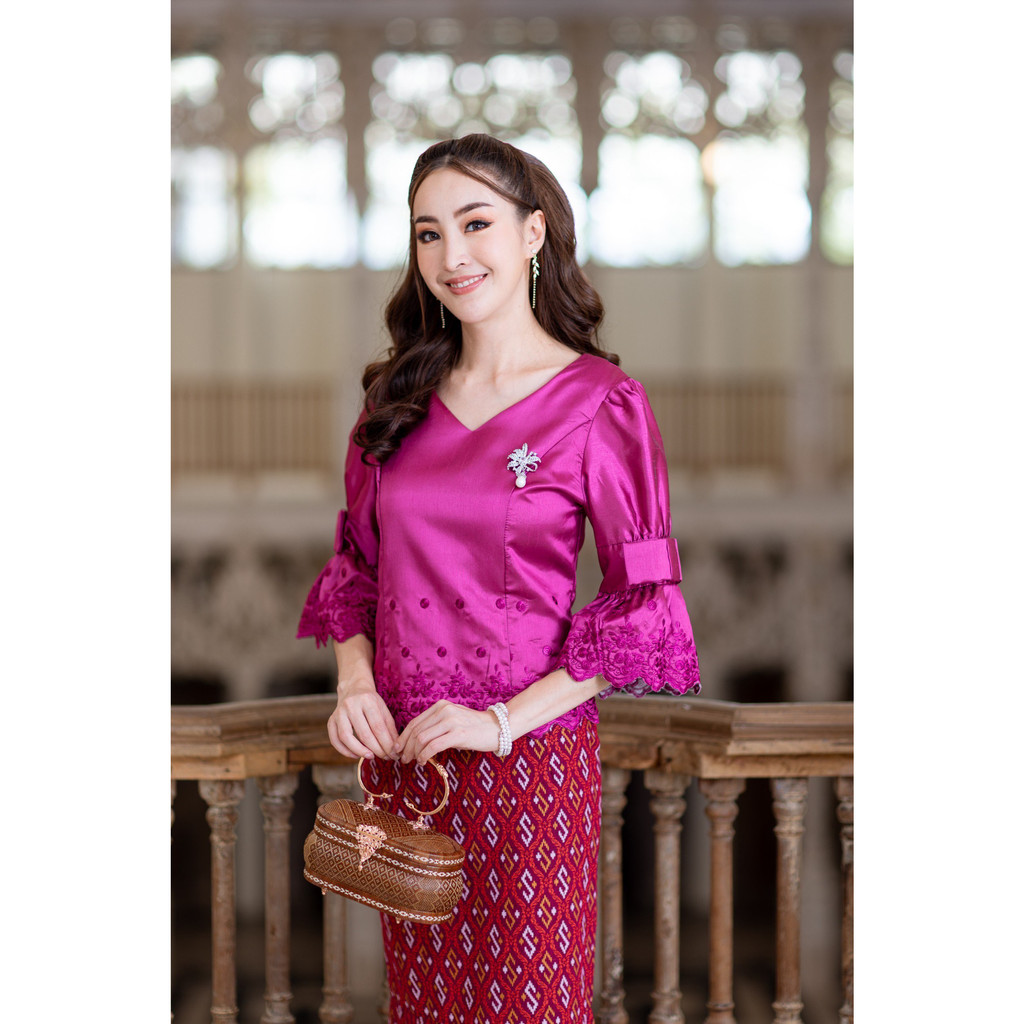 66023 4-Strand Silk Shirt With Lace Trim And Embroidery Beautiful And ...