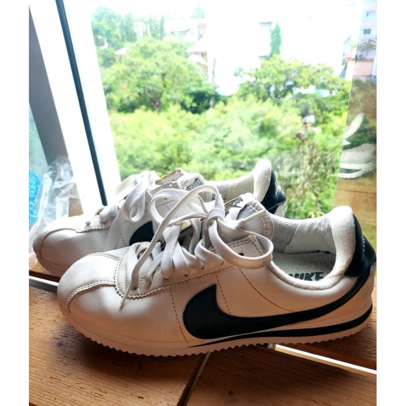 nike cortez second