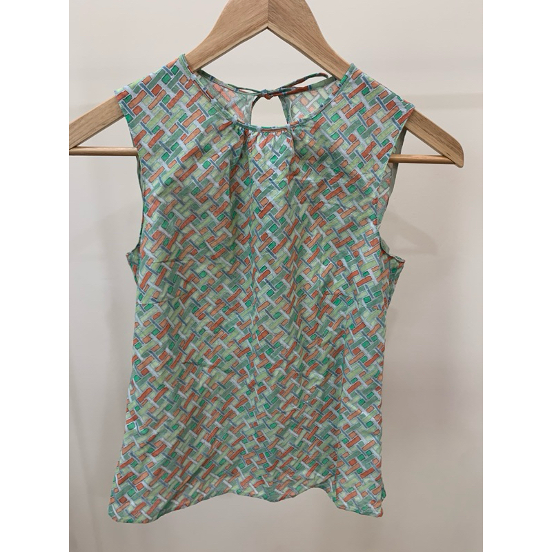 Green Sleeveless Shirt Printed Pattern With A Bow Tie Back Zip ...