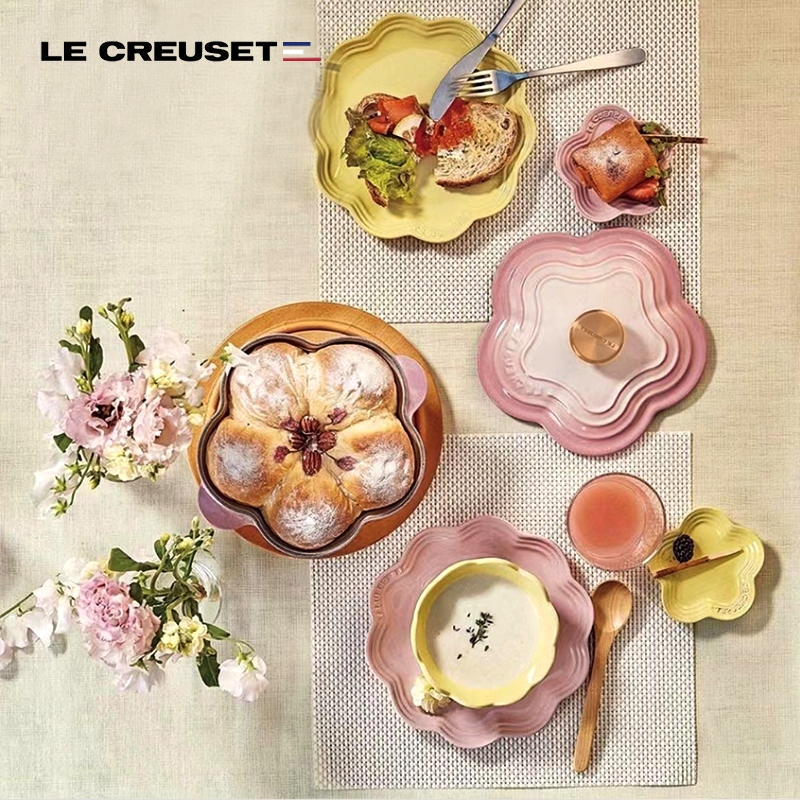 Le Creuset Cast Iron Casserole Cookware Flower Shape Size 20cm 2 Liter ...