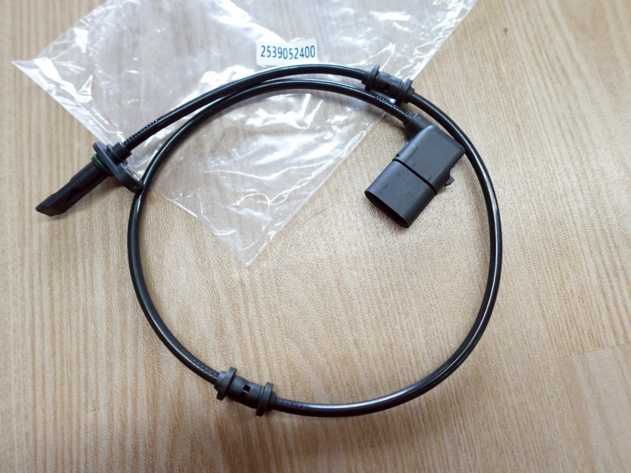 ABS Sensor (ABS Wheel Speed Sensor) Mercedes-Benz GLC X253 GLC220d ...