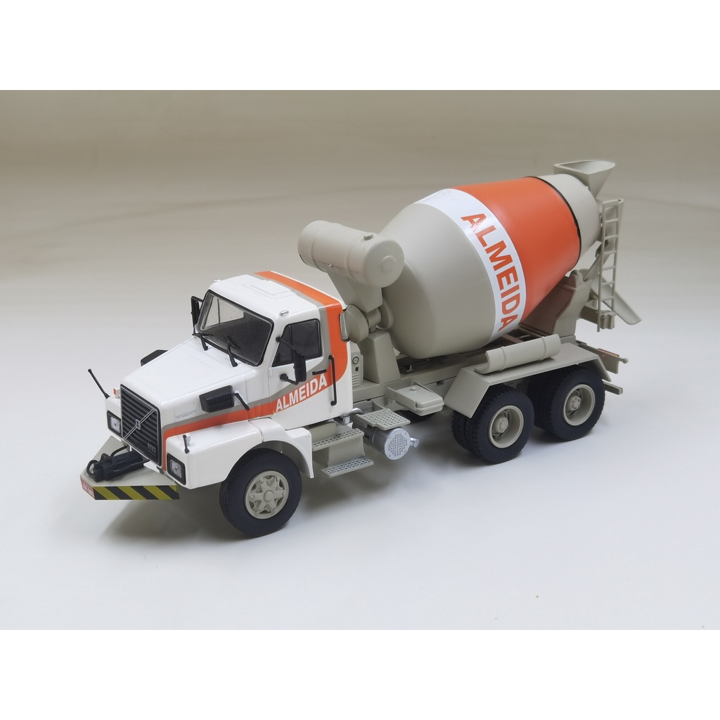 Ixo 1 43 VOLVO VOLVO N10 Cement Concrete Mixer Truck Tank Truck