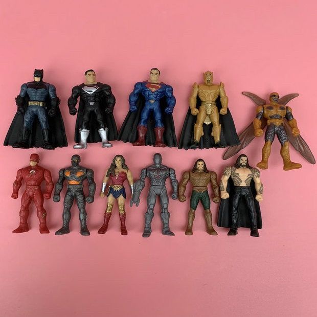 Hot Wheels Mattel Marvel DC Man Of Steel – Spielzeugauto Im Maßstab 1:64, Bunt & Dynamisch