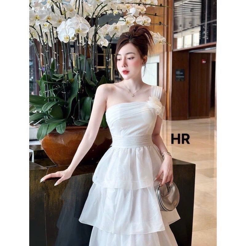 Pure White Flower-Studded Shoulder Dress Dress With Silk Floor To Go To ...