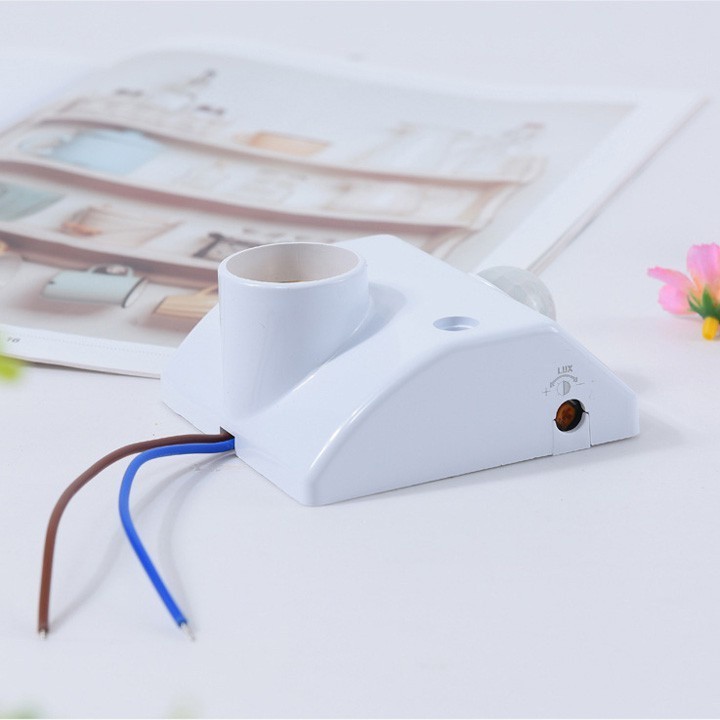 Motion sensor tail light, automatically turns on the light when someone ...