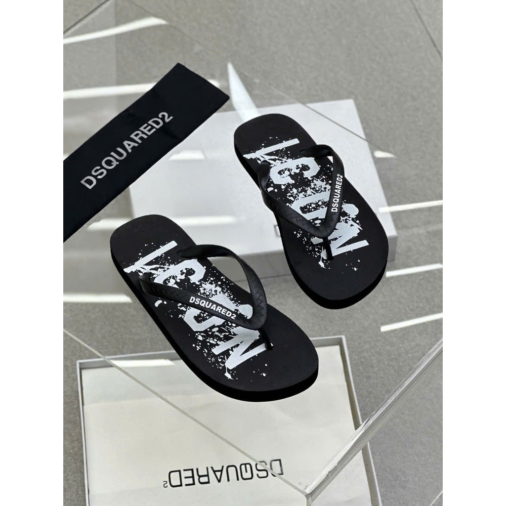 Dsquared2 Girls Flipflops In Black main image 1
