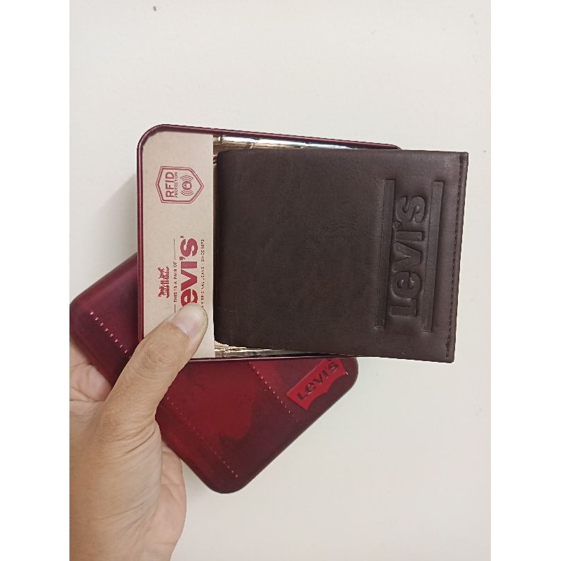 Levi's MEN'S WALLET / PURCHASE WITH GENUINE BOX | Shopee Philippines