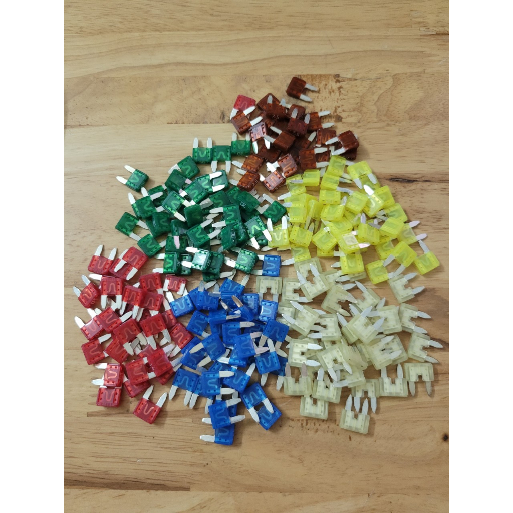 20 fuses for cars and motorbikes....small pins 5A, 7.5A, 10A,15A,20A ...