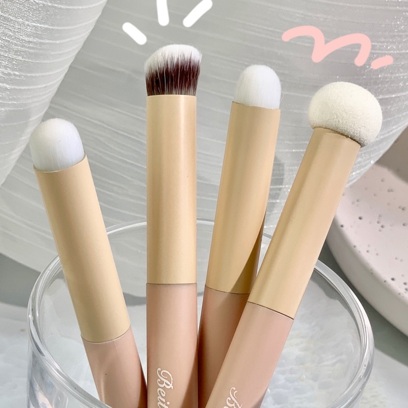 Three-color Makeup Brush with Small Sponge Head for Applying Lipstick ...