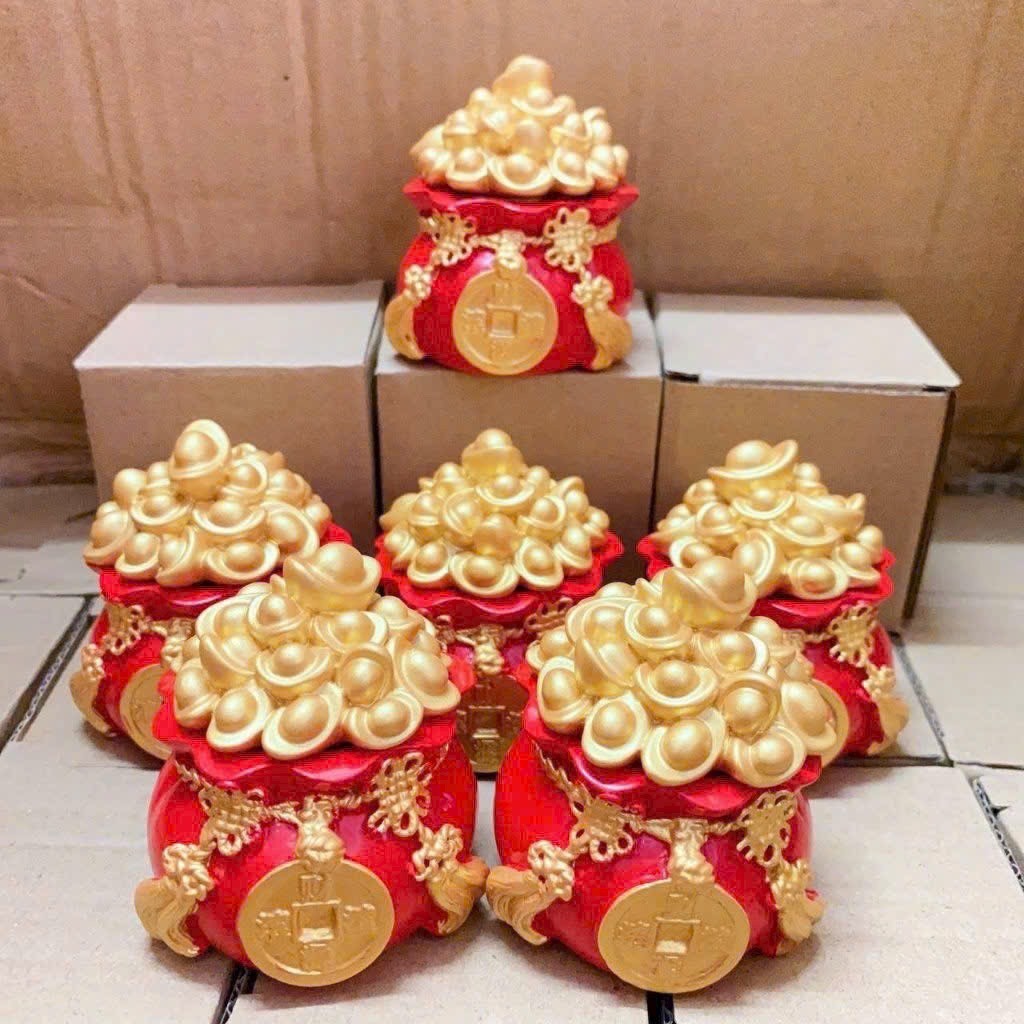 Rice salt jar to bestow the god of wealth - golden rice jar of the god ...